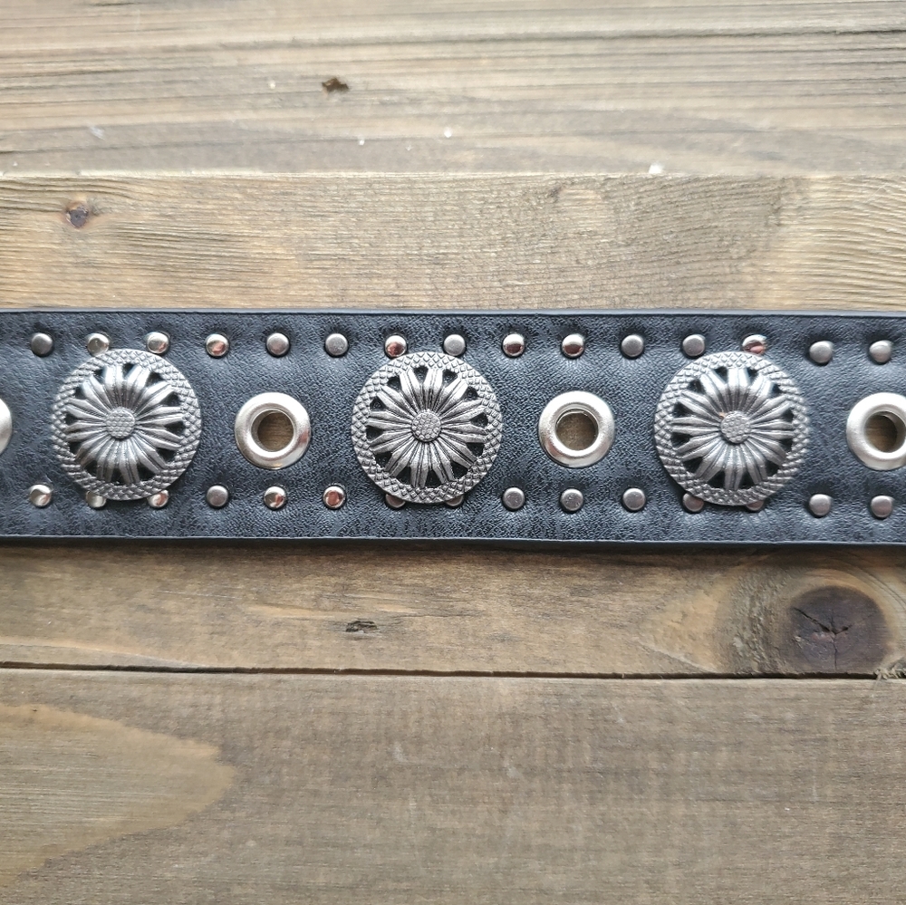 NWOT Women's Belt Black Silver Buckle 34.5inches